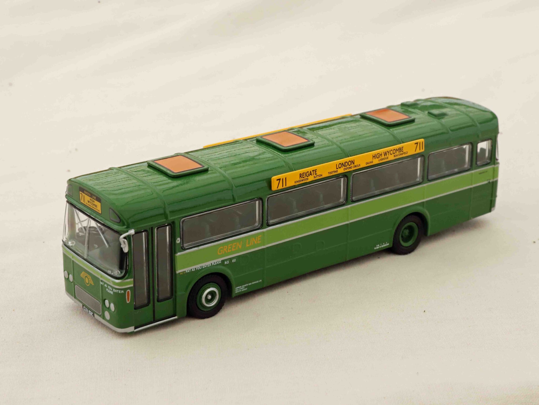 M105 RCtype Green Line coach [model bus] London Bus Museum