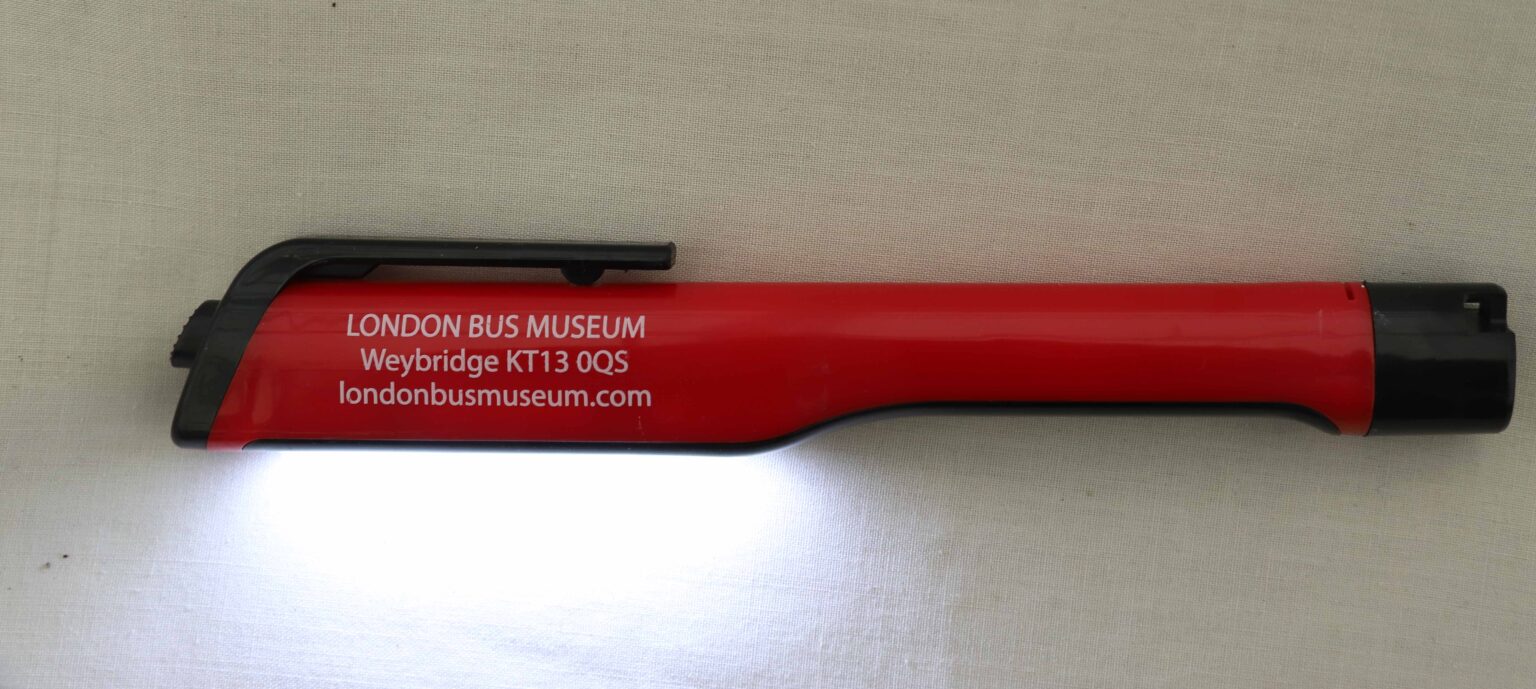 Pocket torch Red A powerful and bright LED pocket torch with pocket