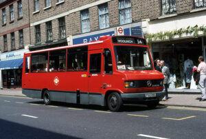 Midibuses were introduced on Sundays in 1991: Mercedes-Benz/Alexander MA21 © Mike Harris