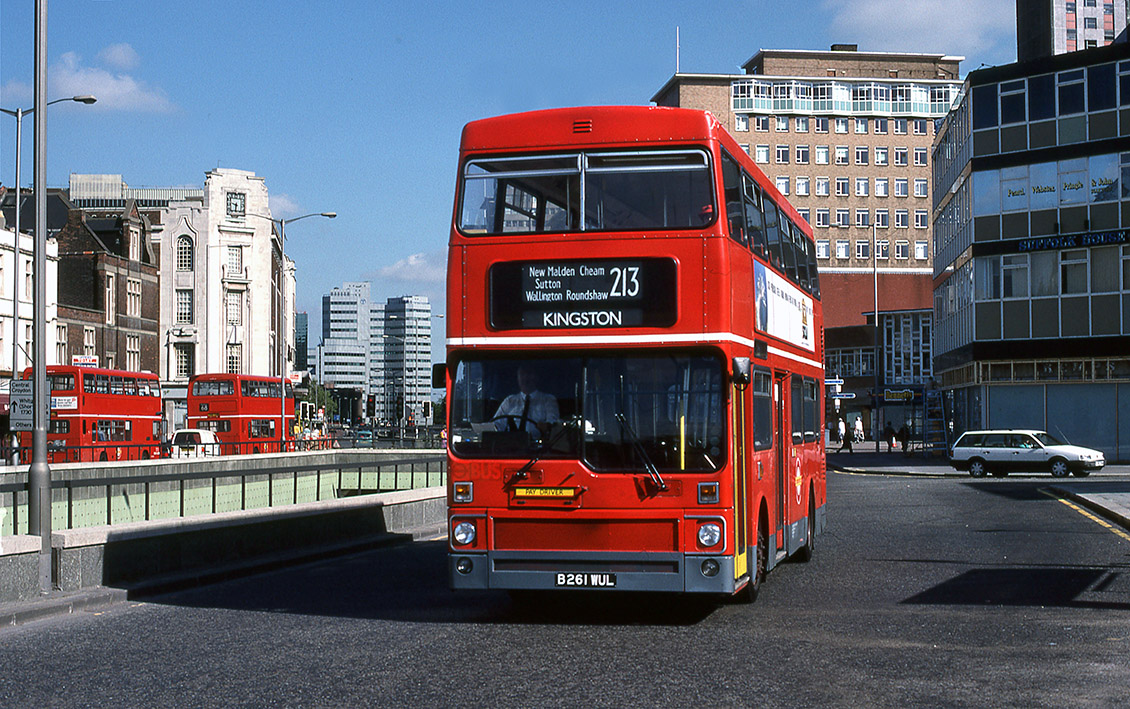 Metrobus M261 in Park Lane, Croydon © David Bowker