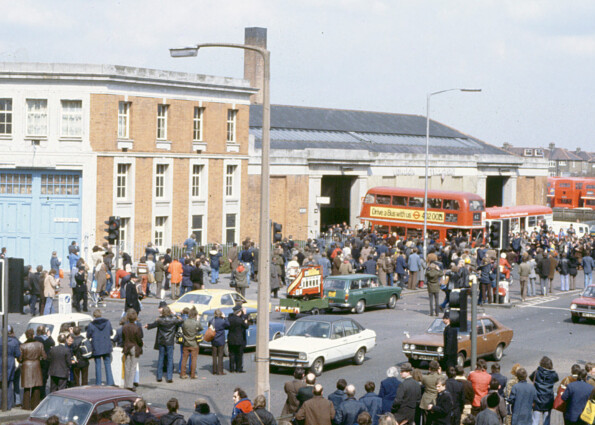 Barking-1979-RT624-run-in Barking Garage -1979 : RT624 run-in