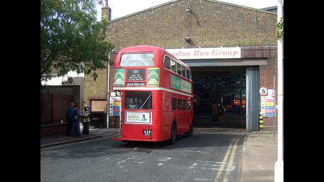 closure day of Upton Park garage (16/9/2011), RT3062 entering the garage. Peter Osborn