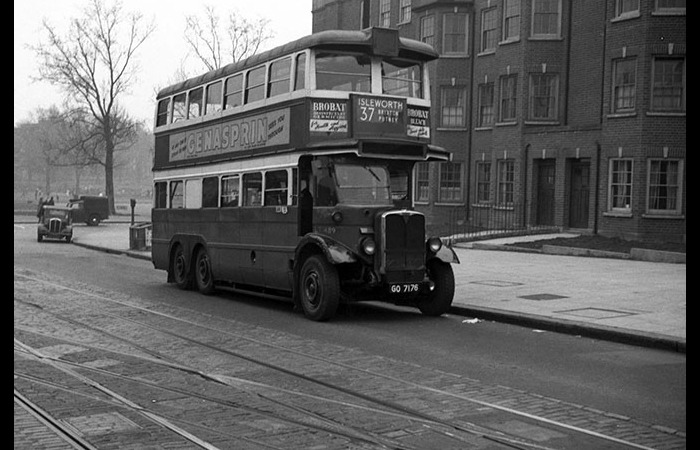 Nunhead Garage (AH) closed in 1954, having replaced its LTs on route 37 with new RTs in 1949. Fred Ivey captured LT489 in East Dulwich in the winter of 1948/49, on a short working to Isleworth Nunhead Garage (AH) closed in 1954, having replaced its LTs on route 37 with new RTs in 1949. Fred Ivey captured LT489 in East Dulwich in the winter of 1948/49, on a short working to Isleworth