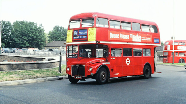 RM1092 on the 174 Express - 1976 [Graham Burnell]