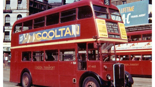 Classic ! Roofbox RT4813 with Saunders body on Victoria Station forecourt ~ August 1964 [Chris Stanley]