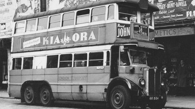 LT450 (GO 5154) with Park Royal body ~ Shaftesbury Avenue [Alan B Cross} LT450 (GO 5154) with Park Royal body ~ Shaftesbury Avenue [Alan B Cross}