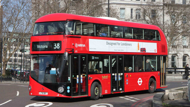 Arriva London NBfL LT2 at Hyde Park Corner [David Bowker]