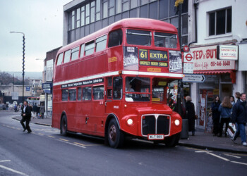 RML885 with Gold Arrow fleetnames - Bromley South [David Bowker]