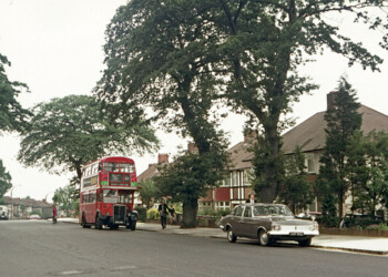 RT2235 drops passengers at Green Lane opposite Mainridge Road [Nigel Eadon-Clarke]