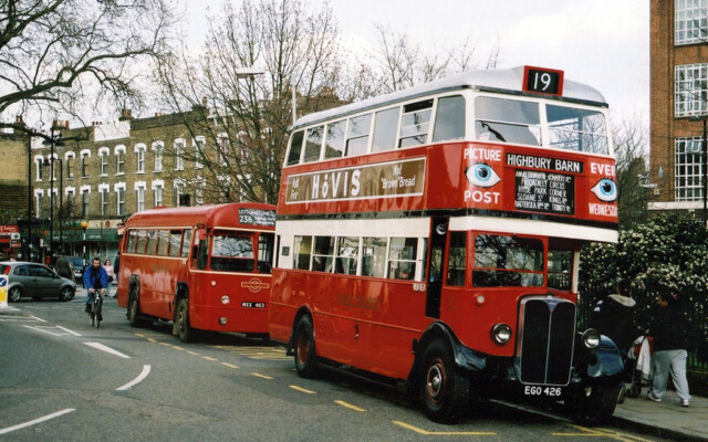 Last day of RM's on the 19 - 1 April 2005 with the Museum's STL2377 at Highbury Barn [Peter Osborn]