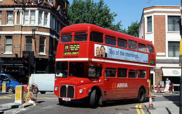Arriva RM548 Kimgs Road Chelsea [David Bowker]