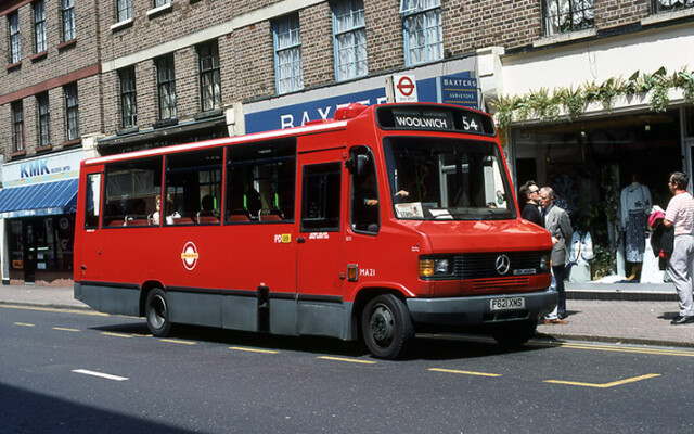 Midibuses were introduced on Sundays in 1991: Mercedes-Benz/Alexander MA21 © Mike Harris Midibuses were introduced on Sundays in 1991: Mercedes-Benz/Alexander MA21 © Mike Harris