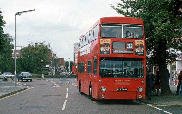 DMS609 in New Malden © David Bowker DMS609 in New Malden © David Bowker