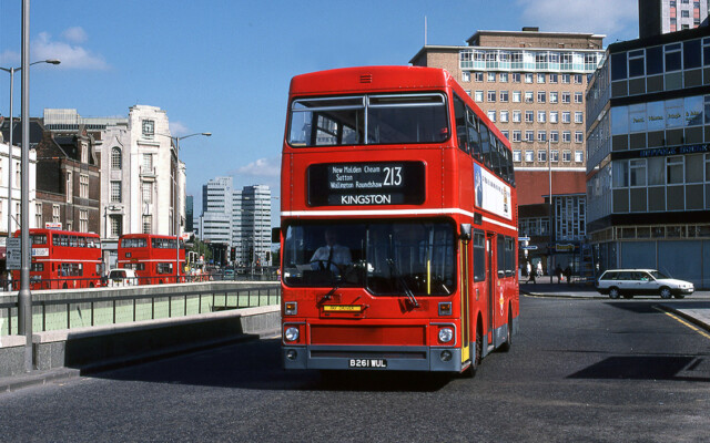 Metrobus M261 in Park Lane, Croydon © David Bowker Metrobus M261 in Park Lane, Croydon © David Bowker